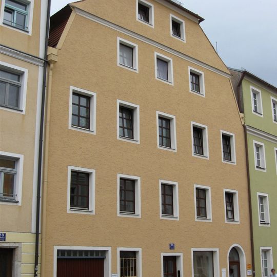 Wohn- und Geschäftshaus