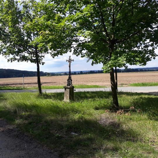 Kříž jižně od Bežerovic