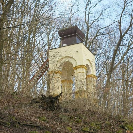 Gloriet na Ploučnické vyhlídce v Benešově nad Ploučnicí