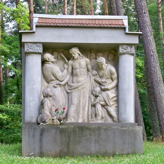 Kapliczka - Stacja X Drogi Krzyżowej w Wielu