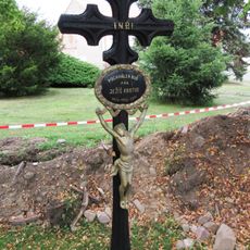 Kříž u hlavní křižovatky v Sádku