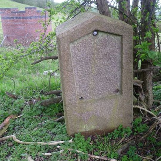 Milestone, above Stowehill Railway Tunnel