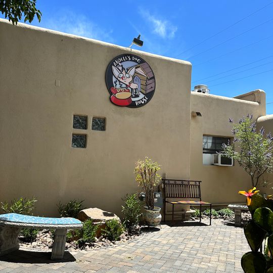 Andele's Dog House Patio Grill
