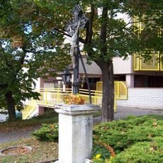 Pamětní kříž ve Vokovicích, ul. Ke Dvoru