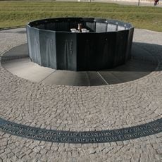 Kašna před budovou Dorn