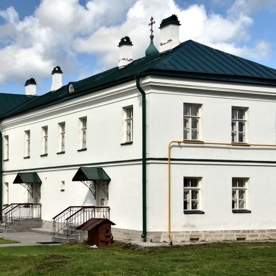 Старый настоятельный корпус