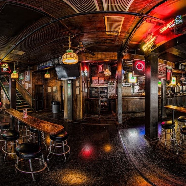 Kelly's Westport Inn