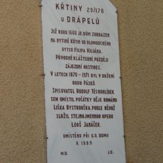 Pemětní deska domu U Drápelů ve Křtinách