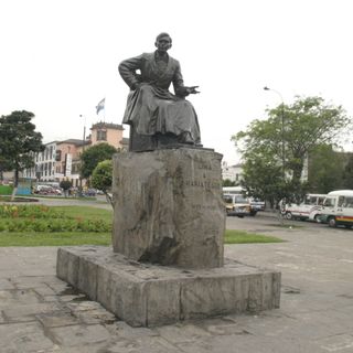 Statue of José Carlos Mariátegui in Lima