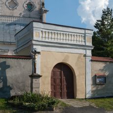 Fence church with gatehouses in Gorzanów