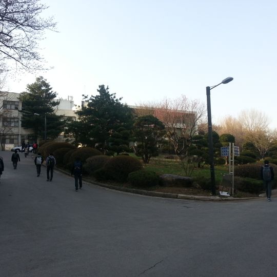 Kyunggi High School