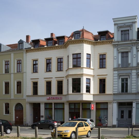 Wohnhaus in geschlossener Bebauung Elisabethstraße 36