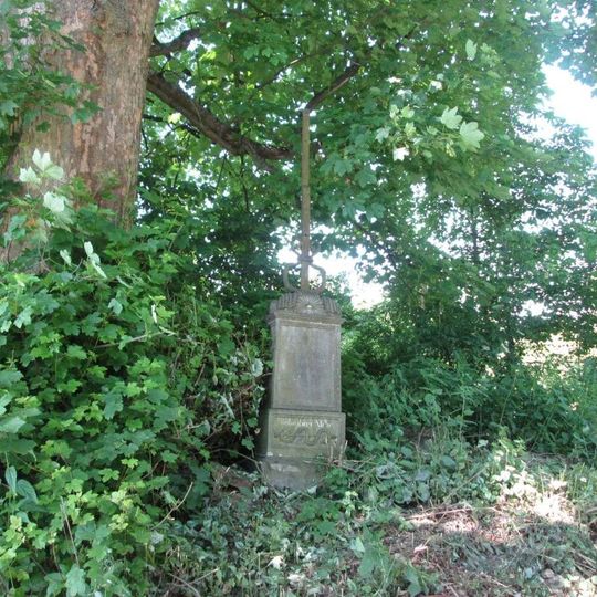 Kříž jižně od Holubína