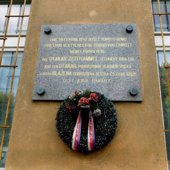 Pamětní deska rodiny Zeithammelovy na Strakonické ulici v Praze