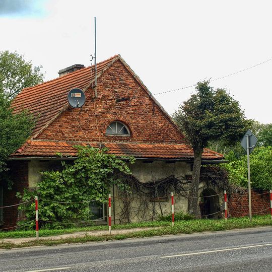 Budynek gospodarczy przy domu grabarza