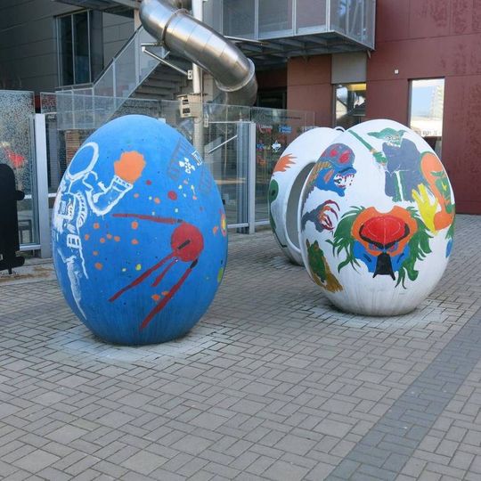 Plastika vajec před IQLandií v Liberci