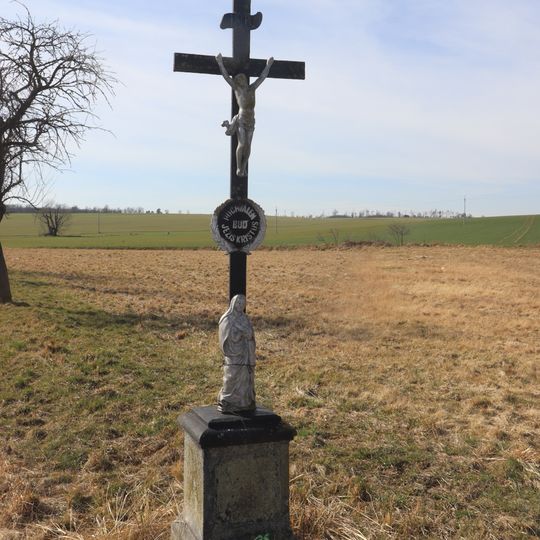 Kříž západně od Ohrazenic