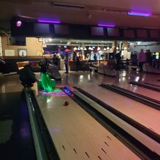 Lakeview Bowl