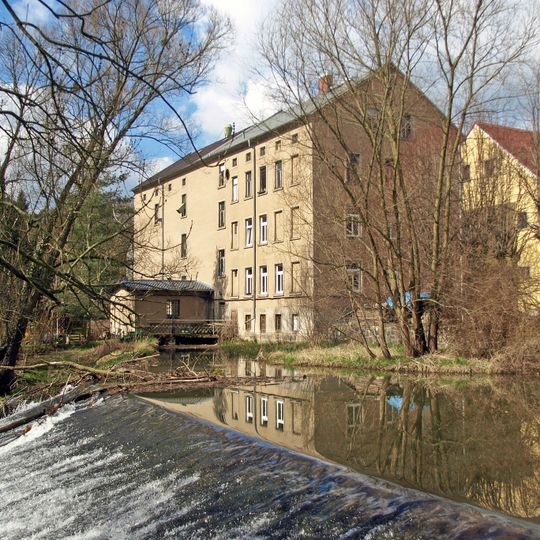 Geha-Mühlen; Großmühle; Obermühle; Wohnmühlengebäude, Wohnhaus, Speicher , Scheune und Seitengebäude eines Mühlenanwesens Brauhausstraße 3, 4, 5, 6