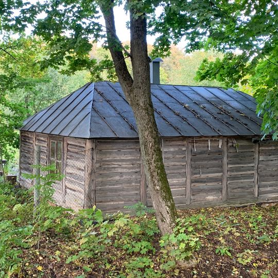 Омшаник с пасекой