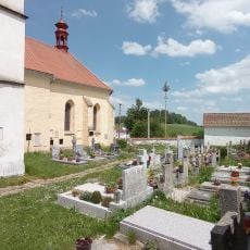 Cemetery in Malšín