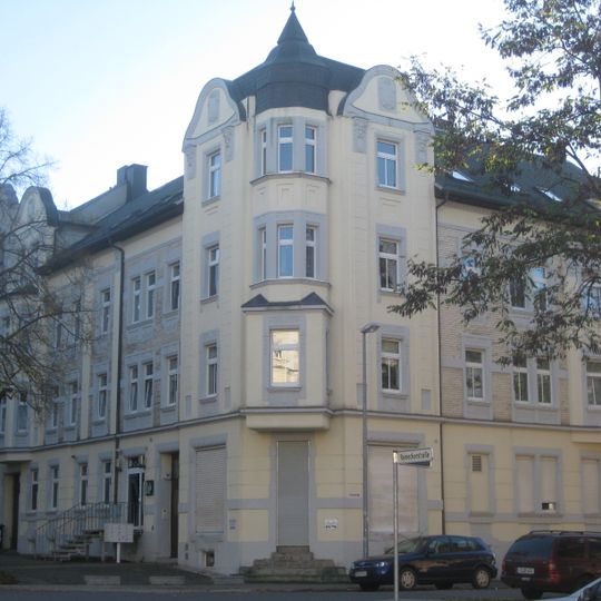 Mietshaus mit Laden in geschlossener Bebauung in Ecklage Reineckerstraße 64
