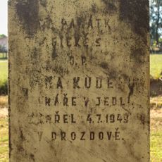 Kříž v Drozdově u hřbitova