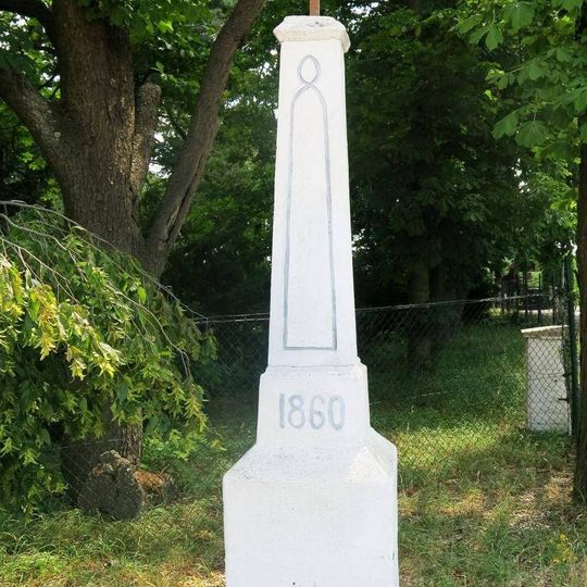 Kříž na rozcestí ulic Hlavní a Za Zámkem v Panenských Břežanech