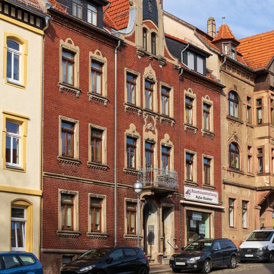 Mietshaus in geschlossener Bebauung Bismarckstraße 8