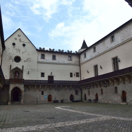 Zvolenský hrad, nádvorie hradné I.