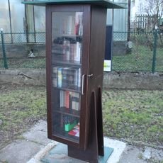Public bookcase Mödling