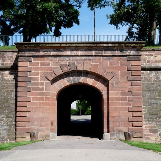 Porte de la citadelle