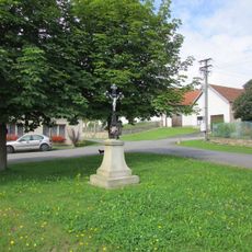 Kříž na návsi v Čenkově