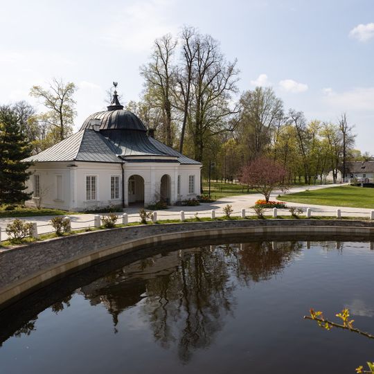 Pałac w Kurozwękach
