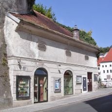 Wohn- und Geschäftshaus