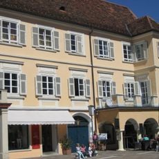 Wohn- und Geschäftshaus