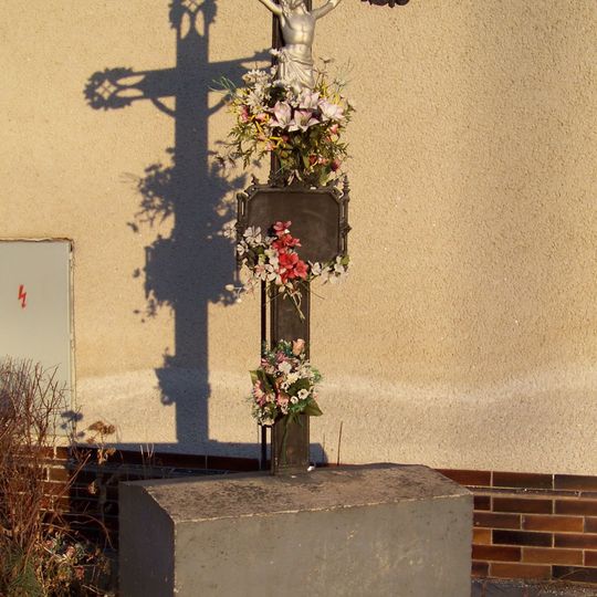 Boží muka na křižovatce ulic Toužimská a Beranových ve Starých Letňanech