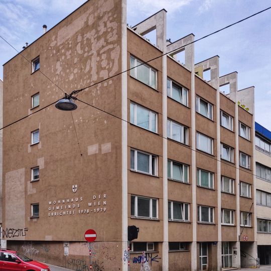 Gemeindebau Meravigliagasse 8