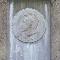 Pomník Julia Fučíka v parku v Lázeňské ulici v Královském Poříčí