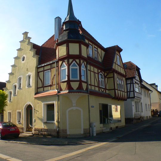 Wohn- und Geschäftshaus