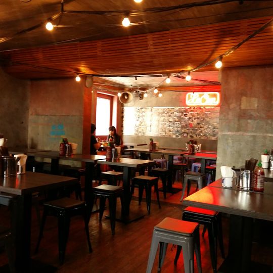 XeÔm Eatery