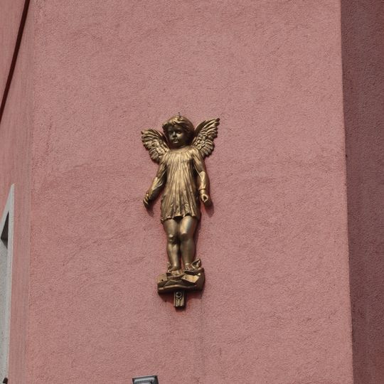 Reliéf na domě Cukrovarská 63