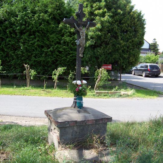 Pamětní kříž u křižovatky ul. Pražská v Tursku