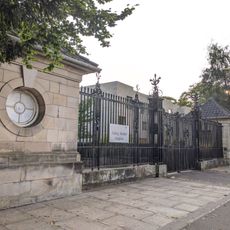 Edinburgh, Astley Ainslie Hospital, Gate Piers And Gates