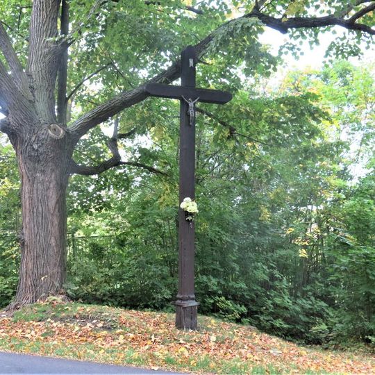 Kříž u silnice na severním okraji Mašťova