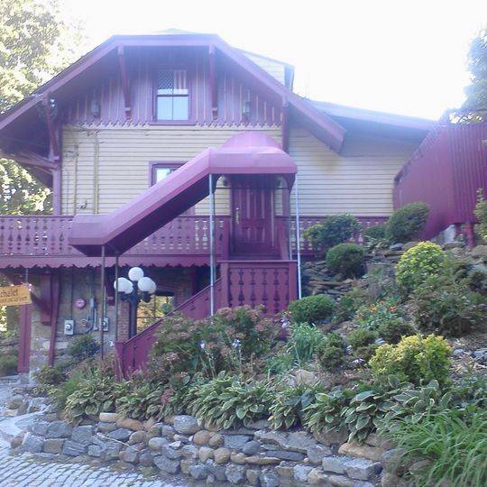 Samuel Adams Warner House