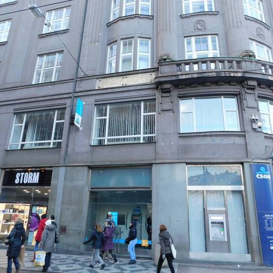 Pamětní deska Karla a Václava Thamových na domě Václavské náměstí 791/32 v Praze