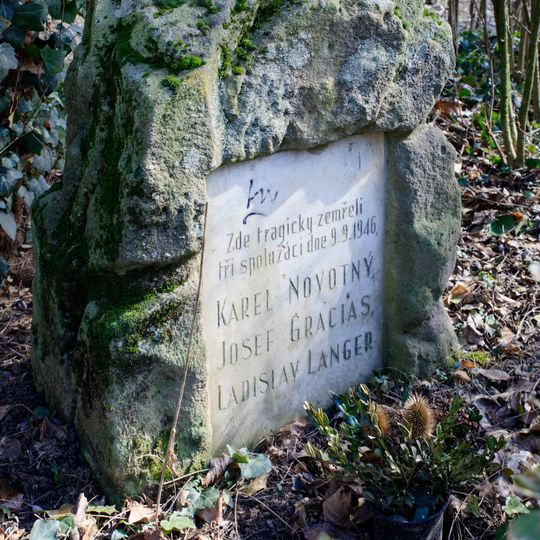 Pomník spolužákům