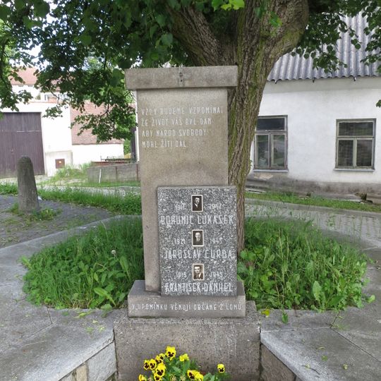 Památník obětem 2. sv. války v Lomech