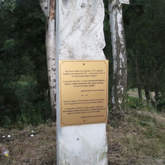 Památník letecké tragedie u silnice Nová Oleška - Srbská Kamenice